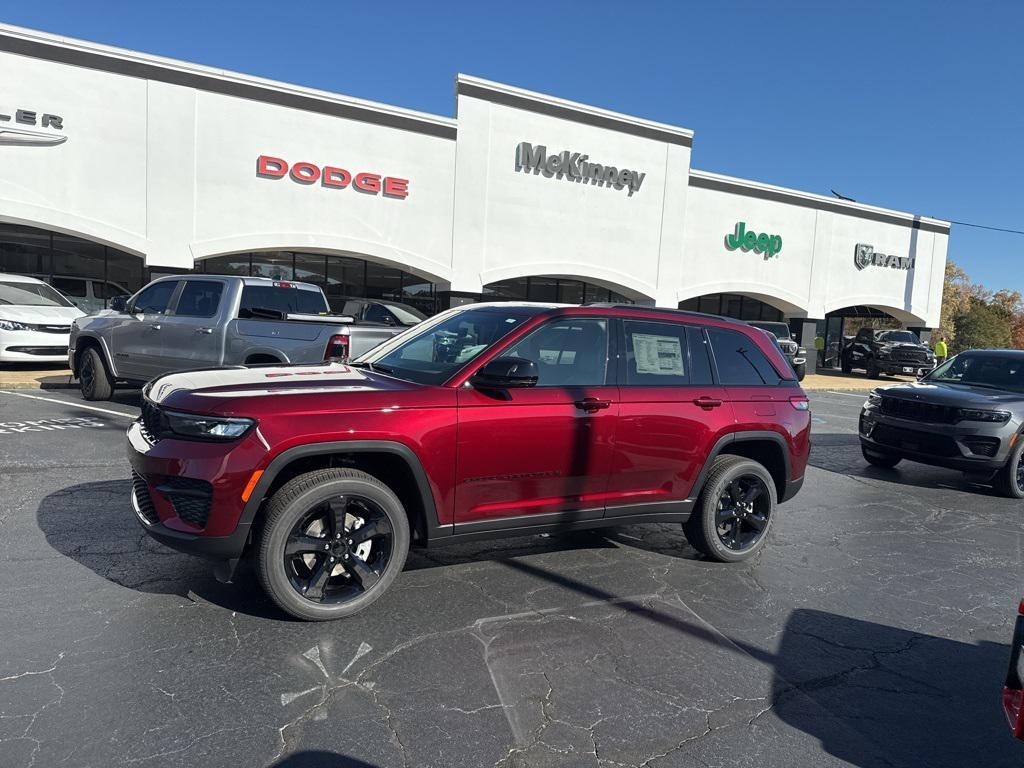 new 2025 Jeep Grand Cherokee car, priced at $42,833