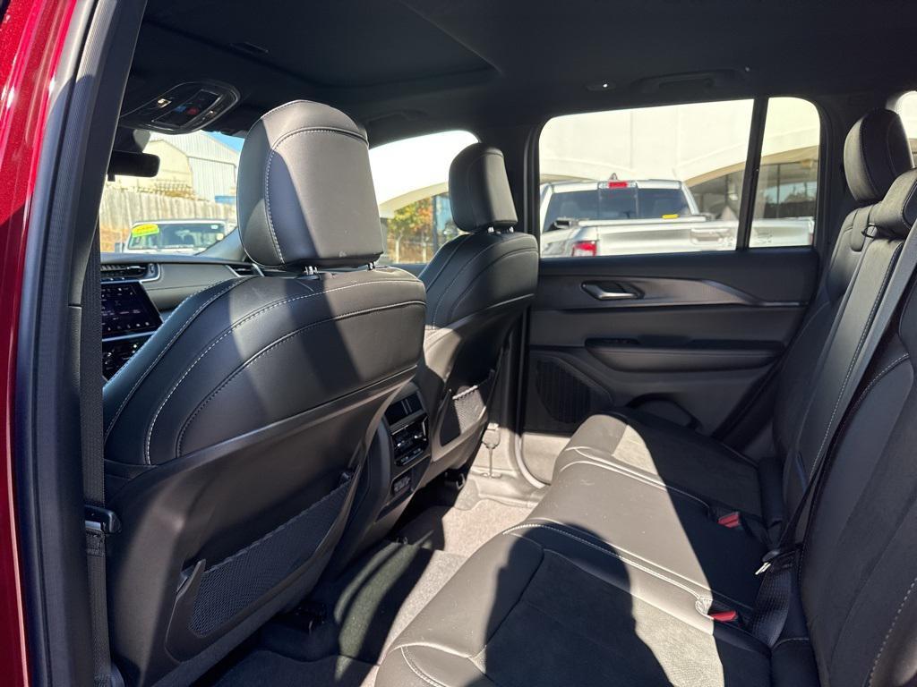 new 2025 Jeep Grand Cherokee car, priced at $42,833