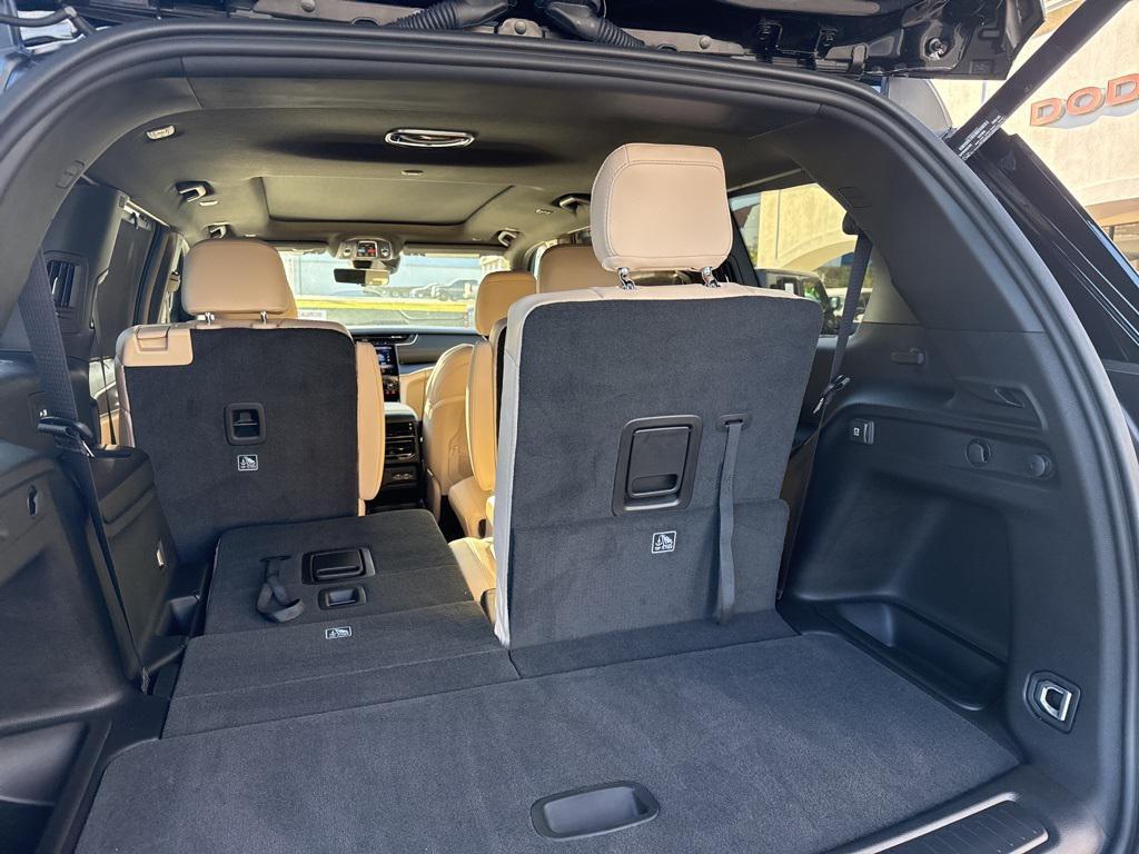 new 2025 Jeep Grand Cherokee L car, priced at $46,201