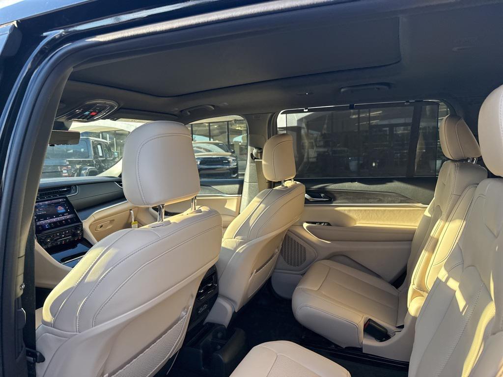 new 2025 Jeep Grand Cherokee L car, priced at $46,201