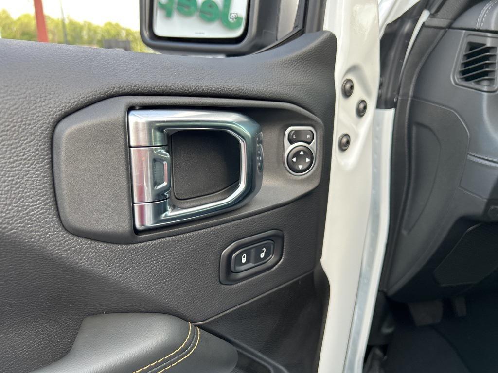 new 2025 Jeep Wrangler car, priced at $53,695