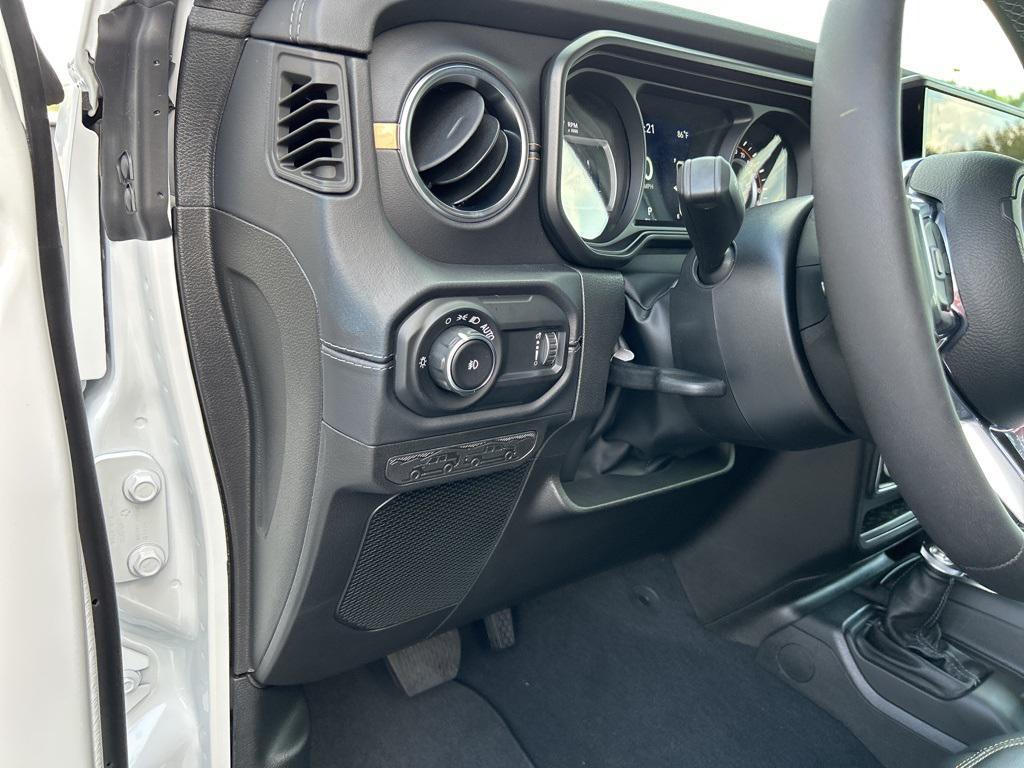 new 2025 Jeep Wrangler car, priced at $53,695