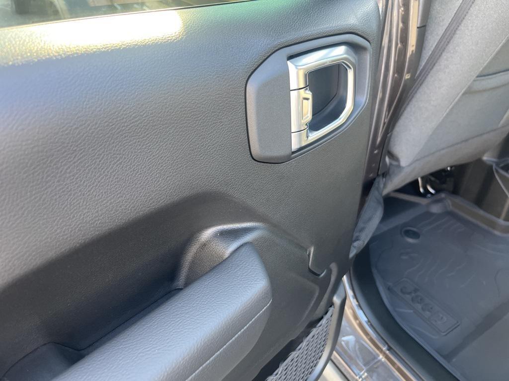 new 2025 Jeep Wrangler car, priced at $54,626