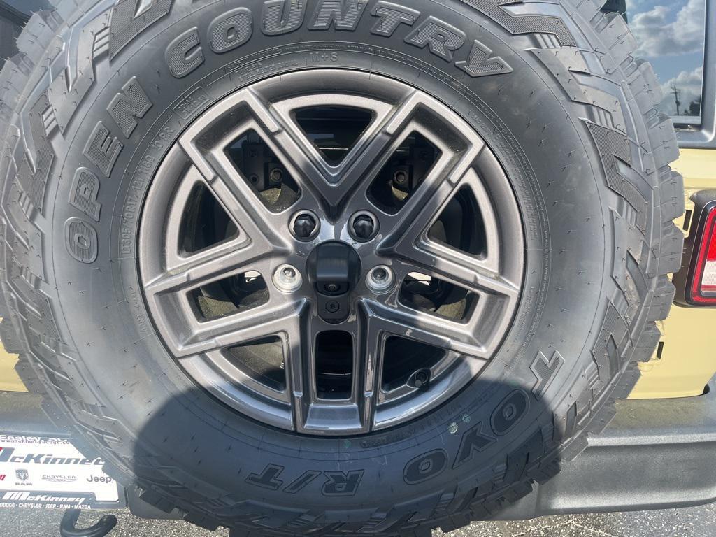 new 2025 Jeep Wrangler car, priced at $44,762
