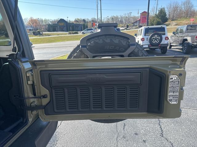 new 2025 Jeep Wrangler car, priced at $39,980