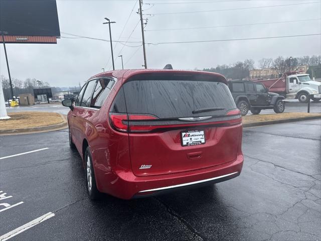 new 2025 Chrysler Pacifica car, priced at $41,700