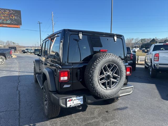 new 2025 Jeep Wrangler car, priced at $45,137