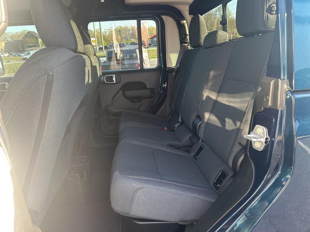 new 2025 Jeep Gladiator car, priced at $41,172