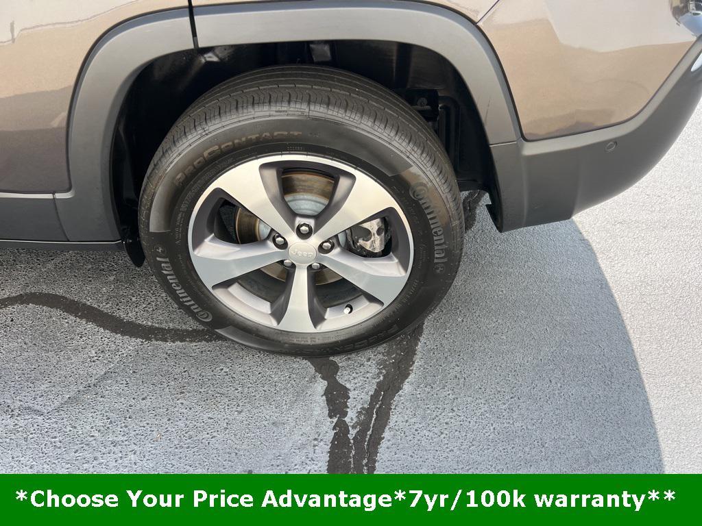 used 2021 Jeep Cherokee car, priced at $28,550