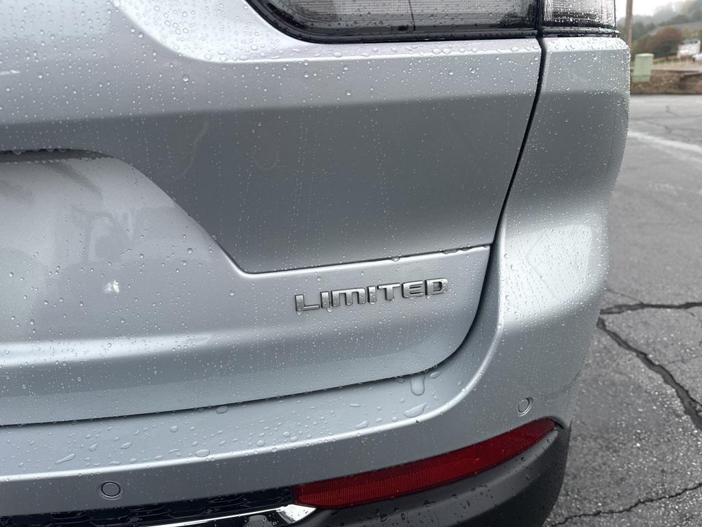 new 2025 Jeep Grand Cherokee L car, priced at $46,677