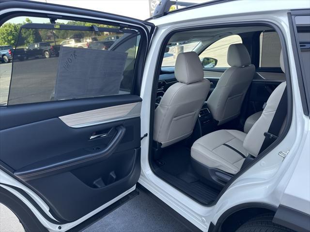 new 2025 Mazda CX-90 car, priced at $48,314