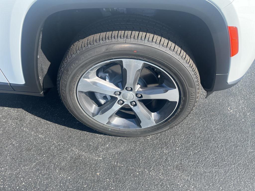 new 2025 Jeep Grand Cherokee L car, priced at $43,714