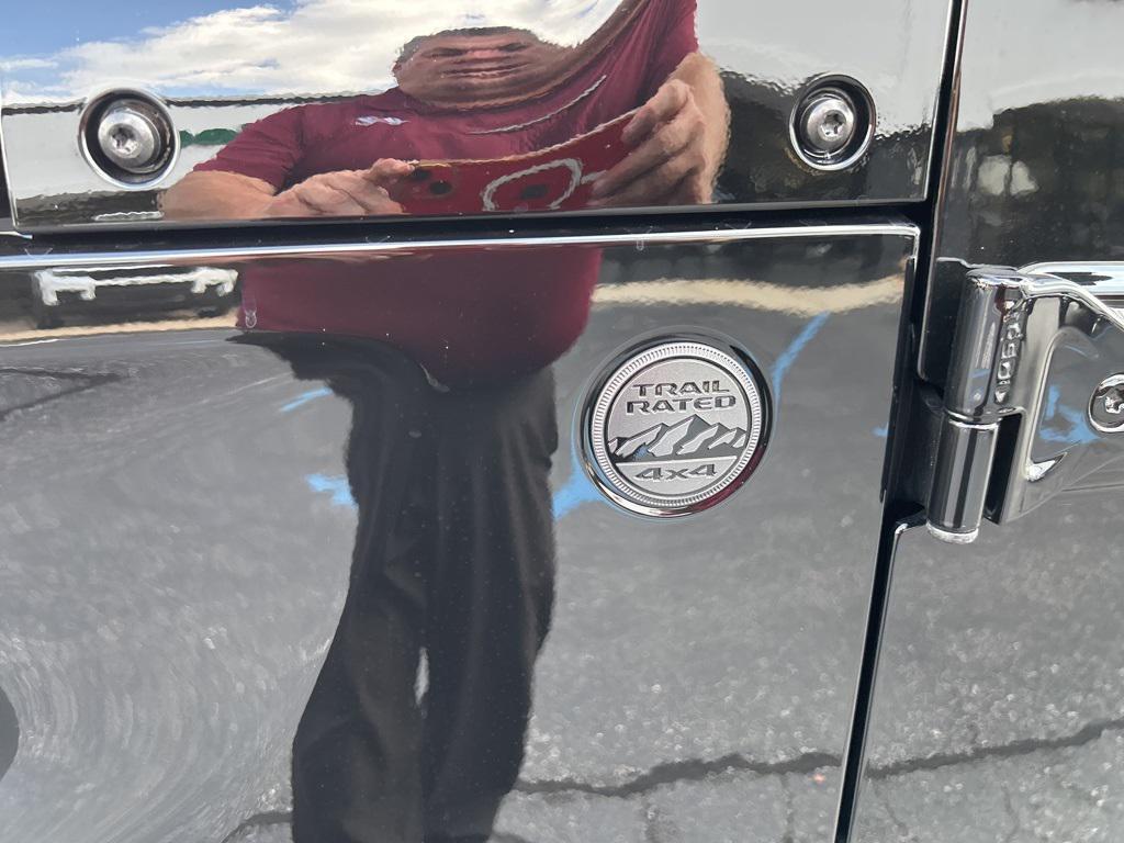 new 2025 Jeep Gladiator car, priced at $37,259