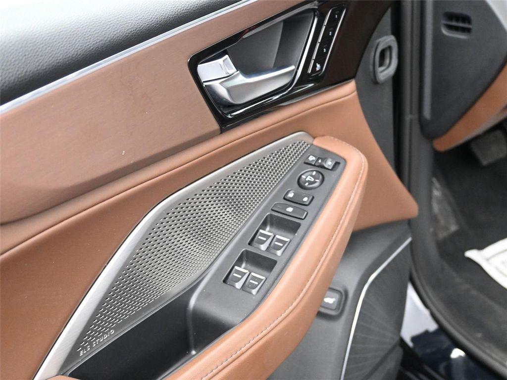 used 2023 Acura MDX car, priced at $39,700