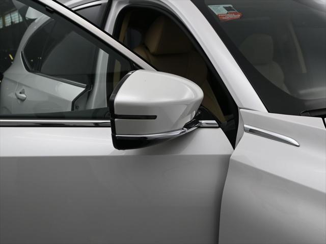 used 2023 Acura MDX car, priced at $43,300