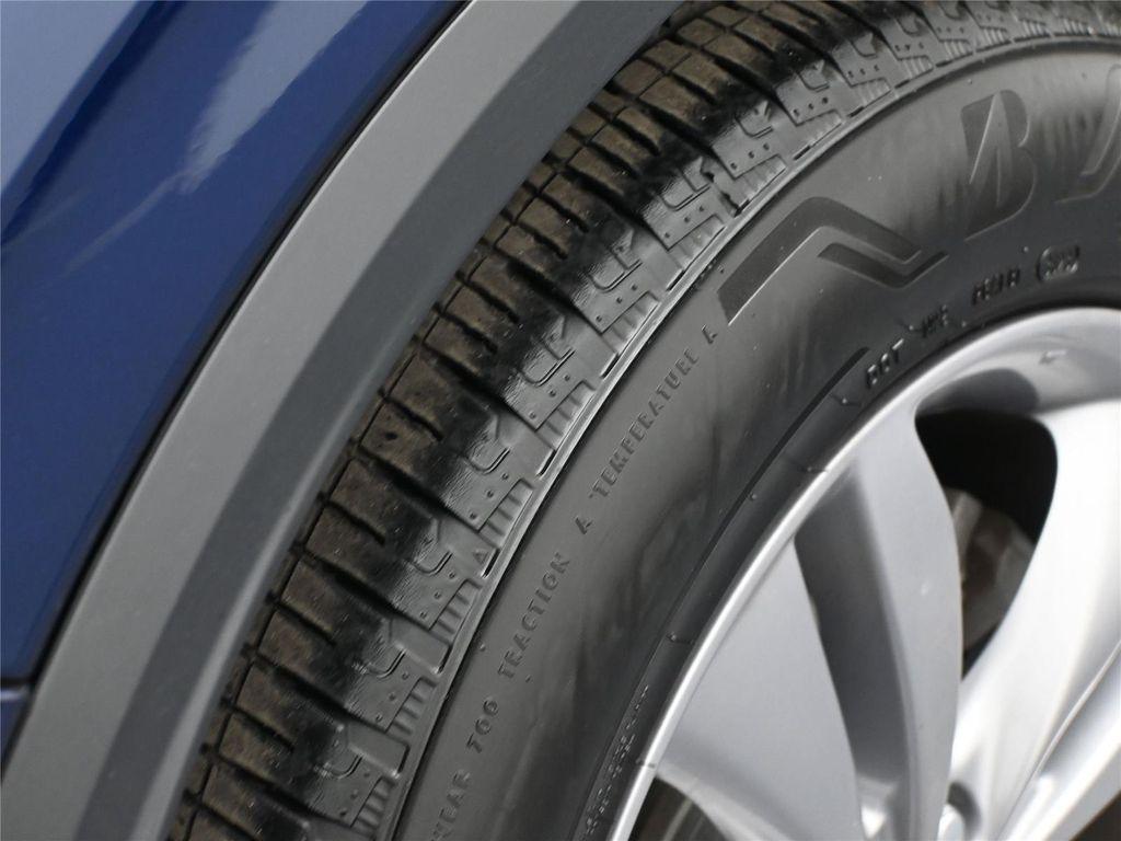 used 2024 Acura MDX car, priced at $38,650