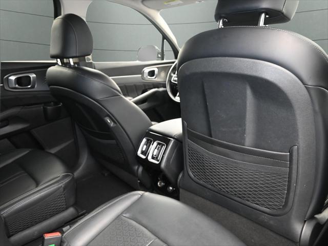 used 2022 Kia Sorento Plug-In Hybrid car, priced at $28,300