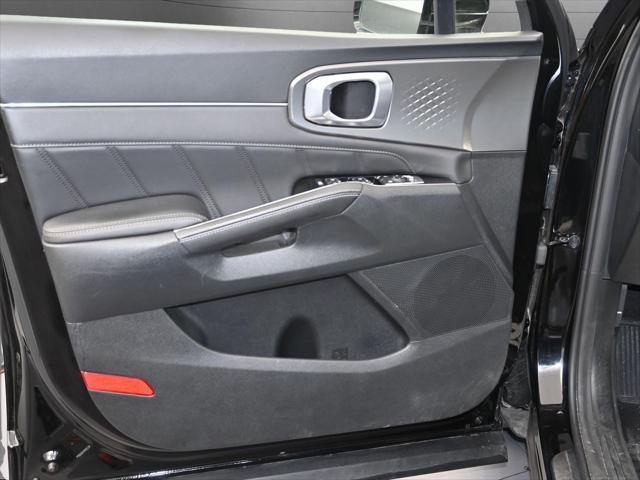 used 2022 Kia Sorento Plug-In Hybrid car, priced at $28,300