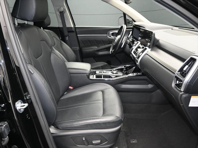 used 2022 Kia Sorento Plug-In Hybrid car, priced at $28,300