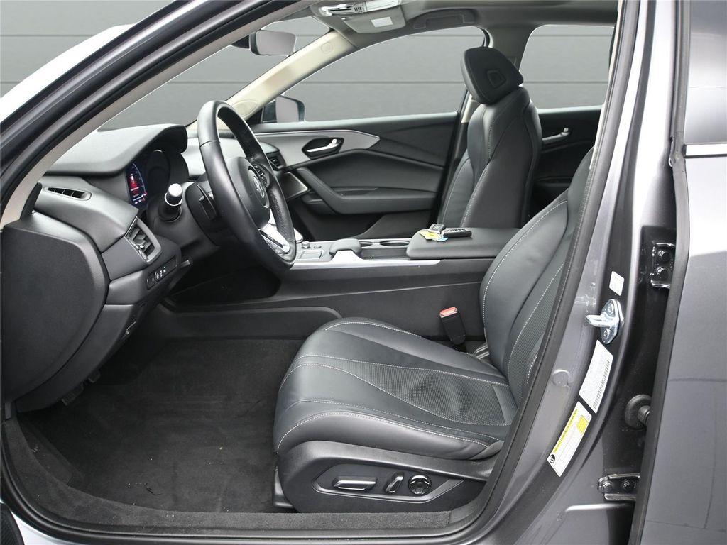 used 2025 Acura TLX car, priced at $35,000