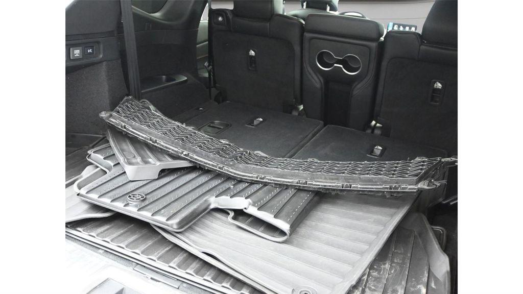 used 2025 Acura MDX car, priced at $66,000