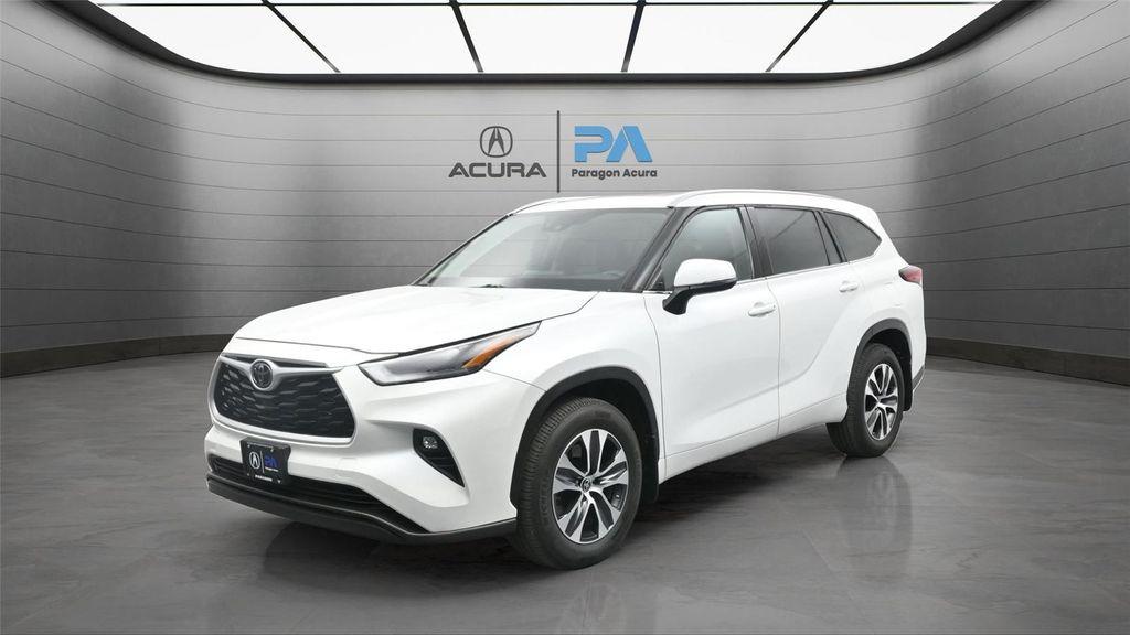 used 2022 Toyota Highlander car, priced at $31,750