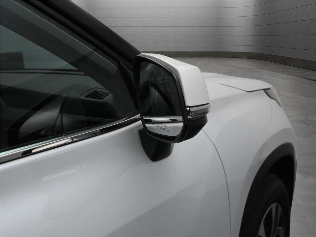 used 2022 Toyota Highlander car, priced at $31,750