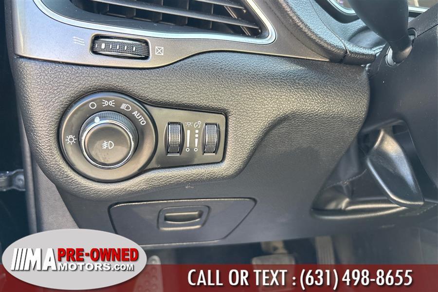 used 2019 Jeep Cherokee car, priced at $11,495