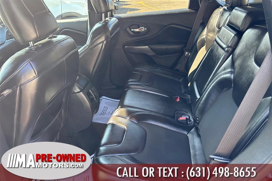 used 2019 Jeep Cherokee car, priced at $11,495