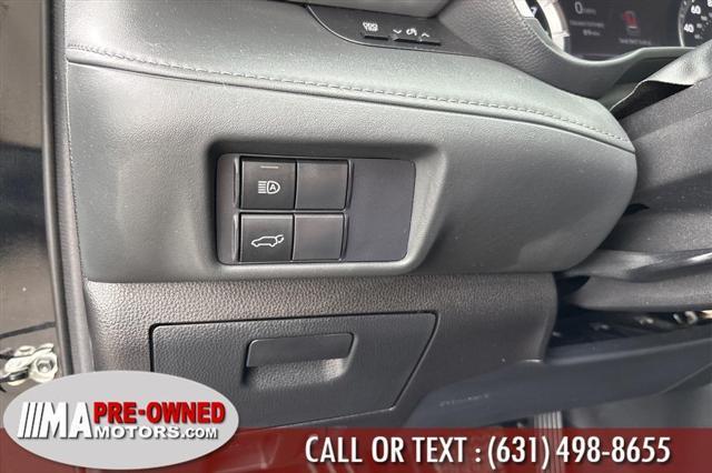 used 2021 Toyota Highlander car, priced at $31,995