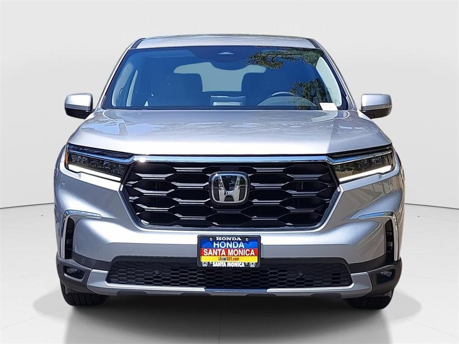 new 2025 Honda Pilot car, priced at $44,595