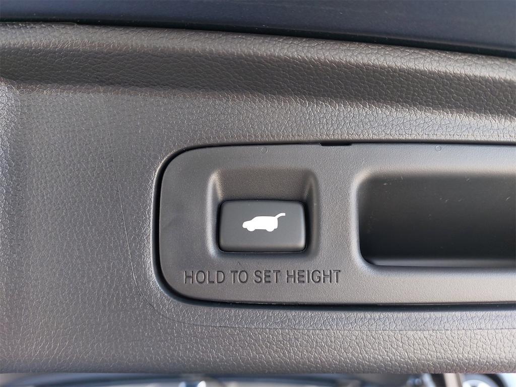 new 2025 Honda CR-V Hybrid car, priced at $39,999