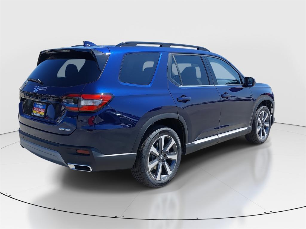 new 2025 Honda Pilot car, priced at $48,950