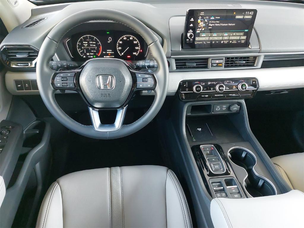 new 2025 Honda Pilot car, priced at $48,950