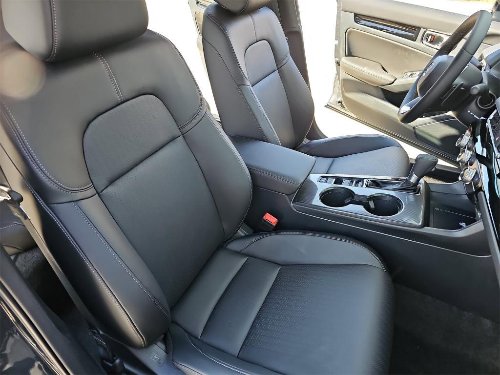 new 2025 Honda Civic Hybrid car, priced at $33,100