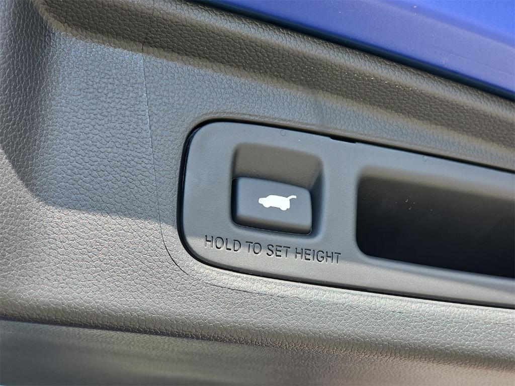 new 2025 Honda CR-V Hybrid car, priced at $40,899