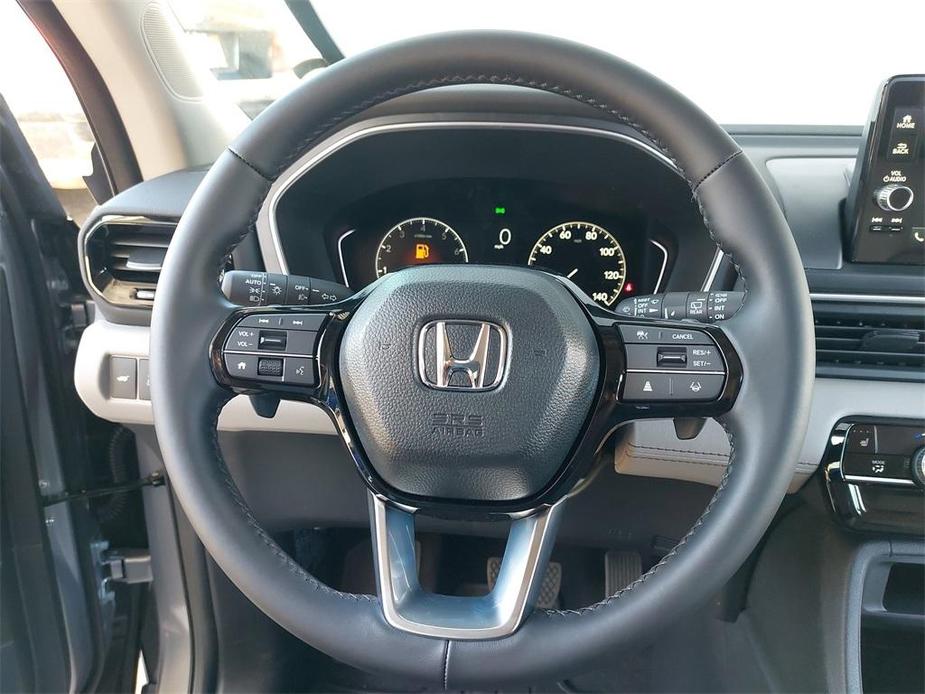 new 2025 Honda Pilot car, priced at $44,595