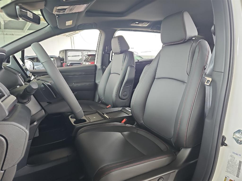 new 2026 Honda Odyssey car, priced at $45,845
