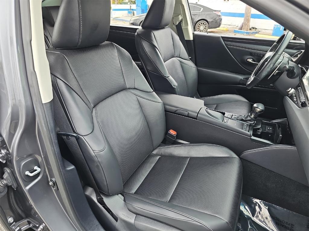 used 2021 Lexus ES 250 car, priced at $29,889