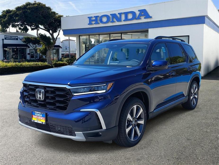 new 2025 Honda Pilot car, priced at $48,595