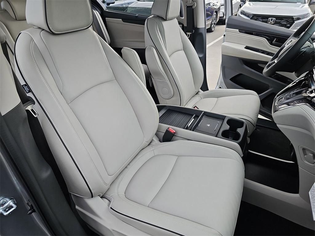 new 2025 Honda Odyssey car, priced at $48,005