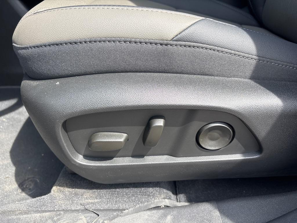 used 2025 Chevrolet Equinox car, priced at $28,850