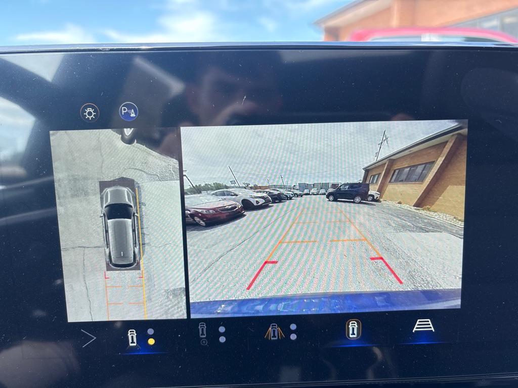 used 2025 Chevrolet Equinox car, priced at $28,850