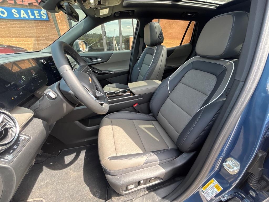 used 2025 Chevrolet Equinox car, priced at $28,850