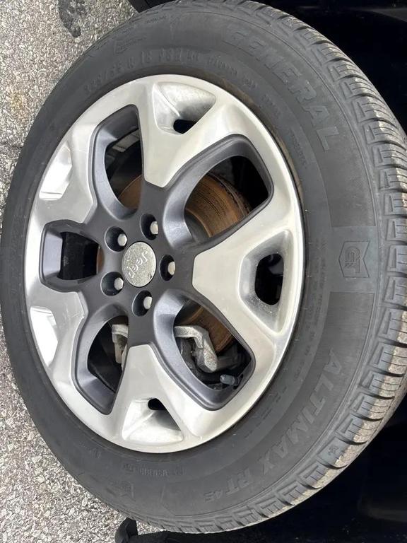 used 2020 Jeep Compass car, priced at $12,250