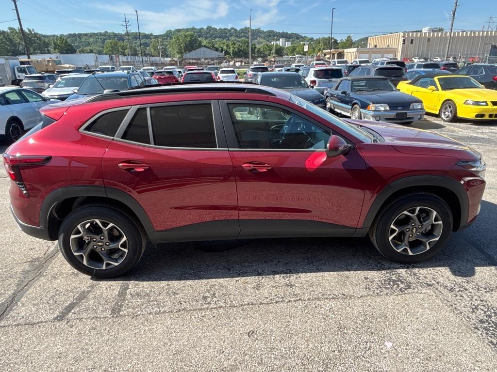 used 2025 Chevrolet Trax car, priced at $18,850