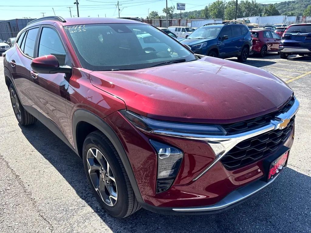 used 2025 Chevrolet Trax car, priced at $20,850