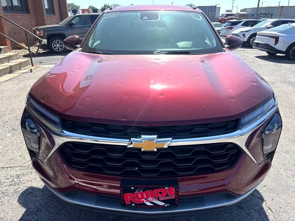 used 2025 Chevrolet Trax car, priced at $20,850