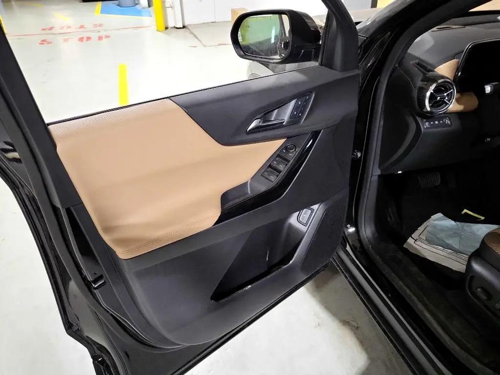 used 2025 Chevrolet Equinox car, priced at $27,850