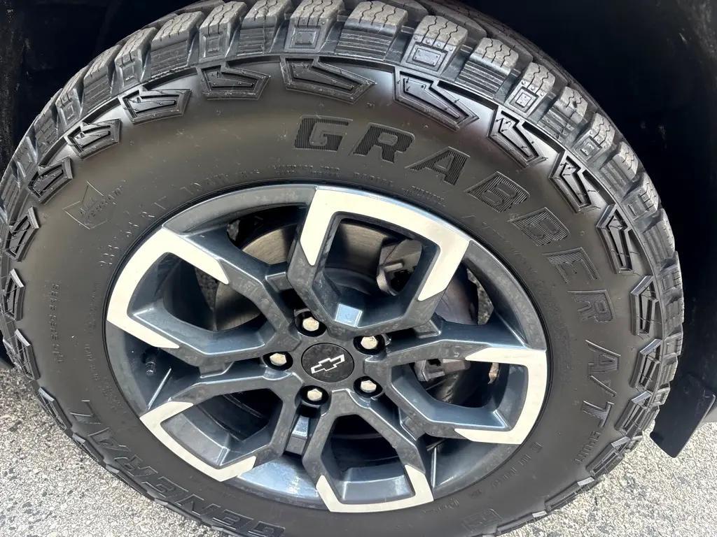 used 2025 Chevrolet Equinox car, priced at $31,850